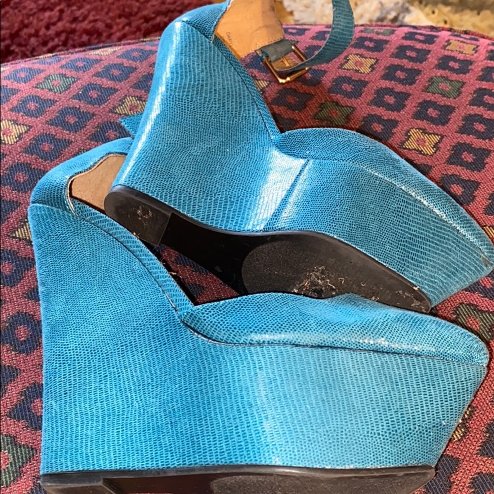 Platforms - Picture 3 of 4